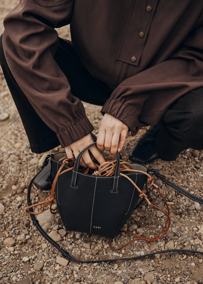 Structured Top Handle Crossbody Handbag with Adjustable Shoulder Strap, Contrast Stitching, Gold Hardware & Elegant Everyday Designer Purse
