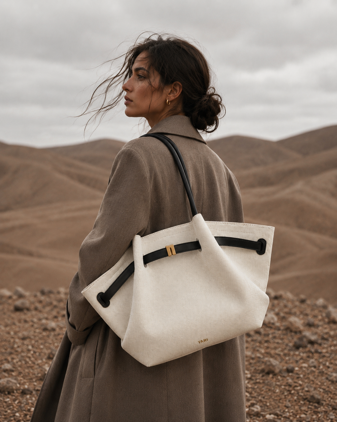 YARI Structured Tote Bag – Ivory & Black