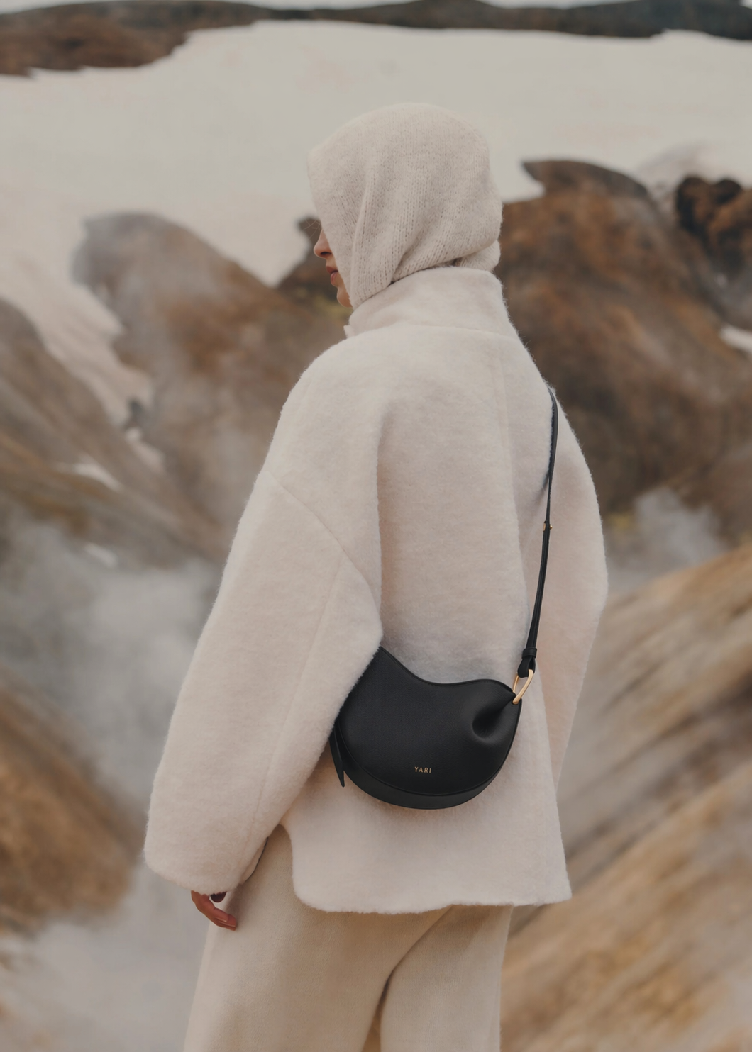 Elegant Minimalist Crossbody Handbag with Adjustable Strap, Gold Hardware & Chic Everyday Designer Purse