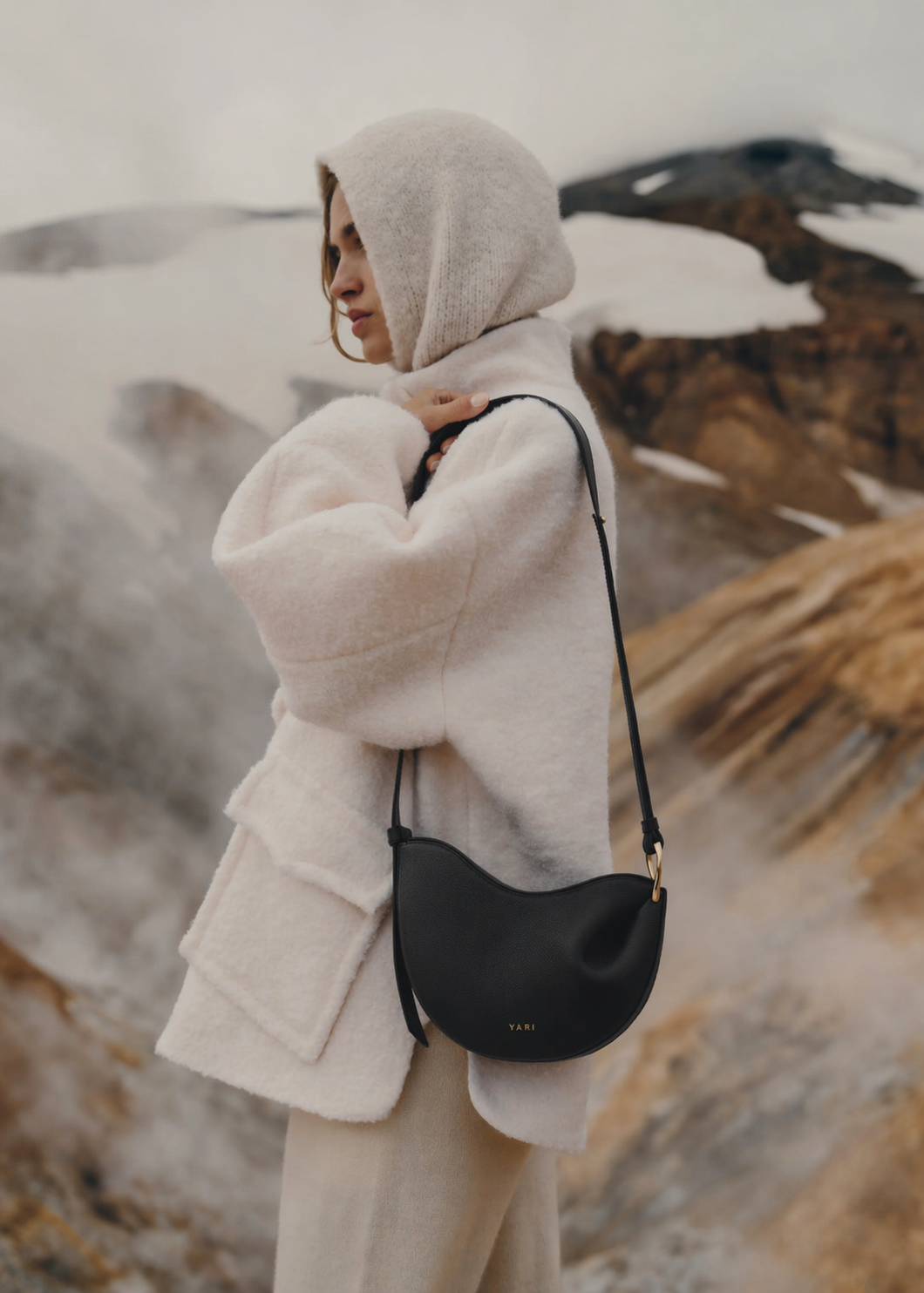 Elegant Minimalist Crossbody Handbag with Adjustable Strap, Gold Hardware & Chic Everyday Designer Purse